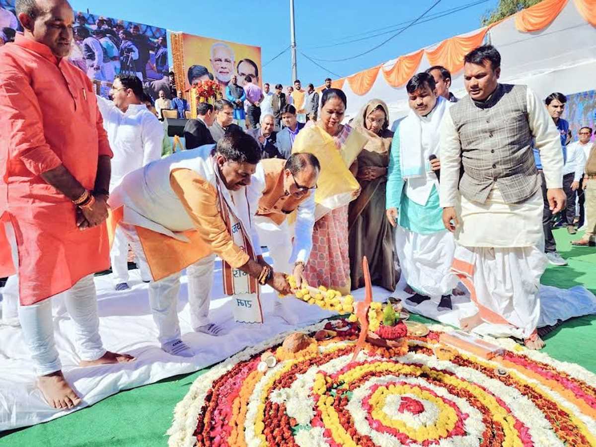 शिवराज सिंह का दावा मध्य प्रदेश में 21 हजार एकड़ जमीन गुंडों से मुक्त कराई, कमलनाथ को ये कहा..